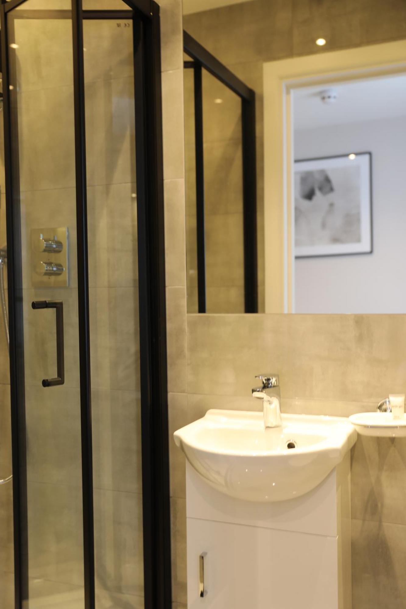 Reem Hotel Λονδίνο Εξωτερικό φωτογραφία
