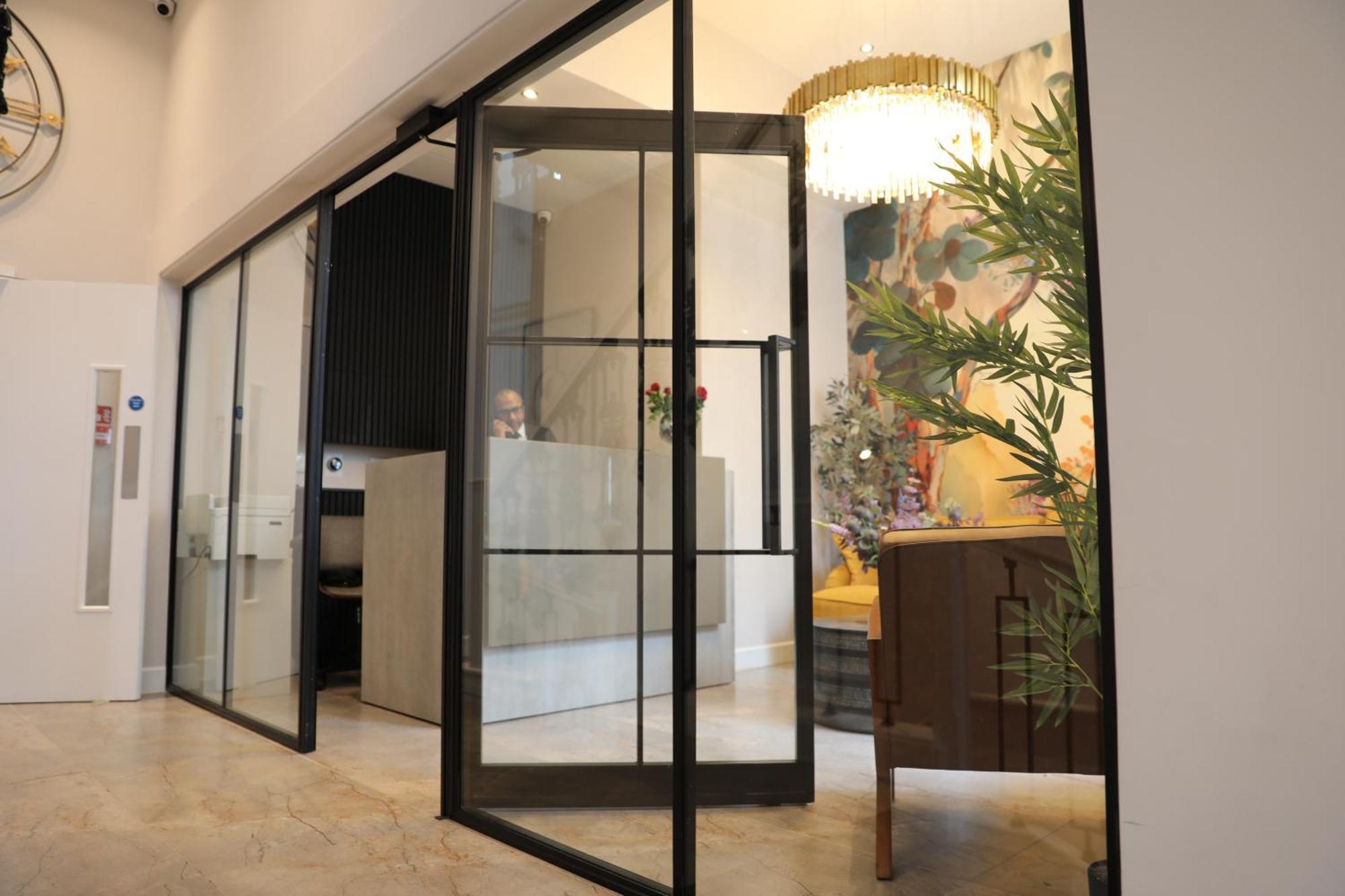 Reem Hotel Λονδίνο Εξωτερικό φωτογραφία